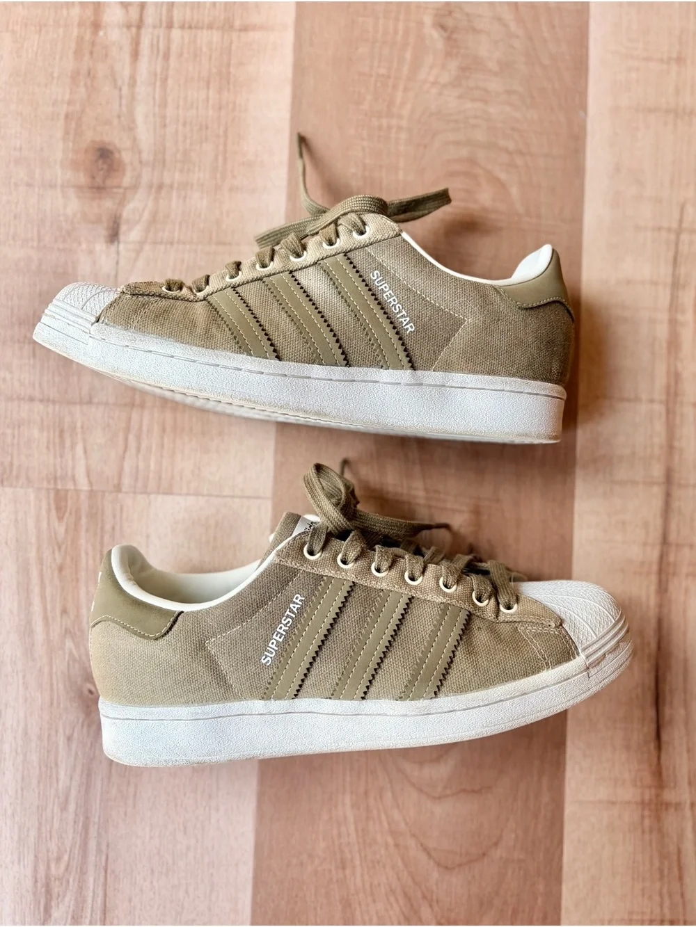 Adidas Superstar Men’s Sneakers in Cargo Olive Green and White Size 7.5
